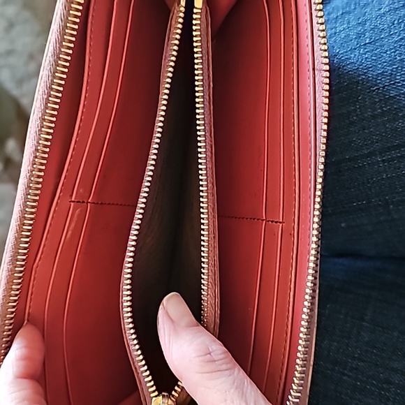 Miu Miu zip around long wallet - Picture 9 of 11